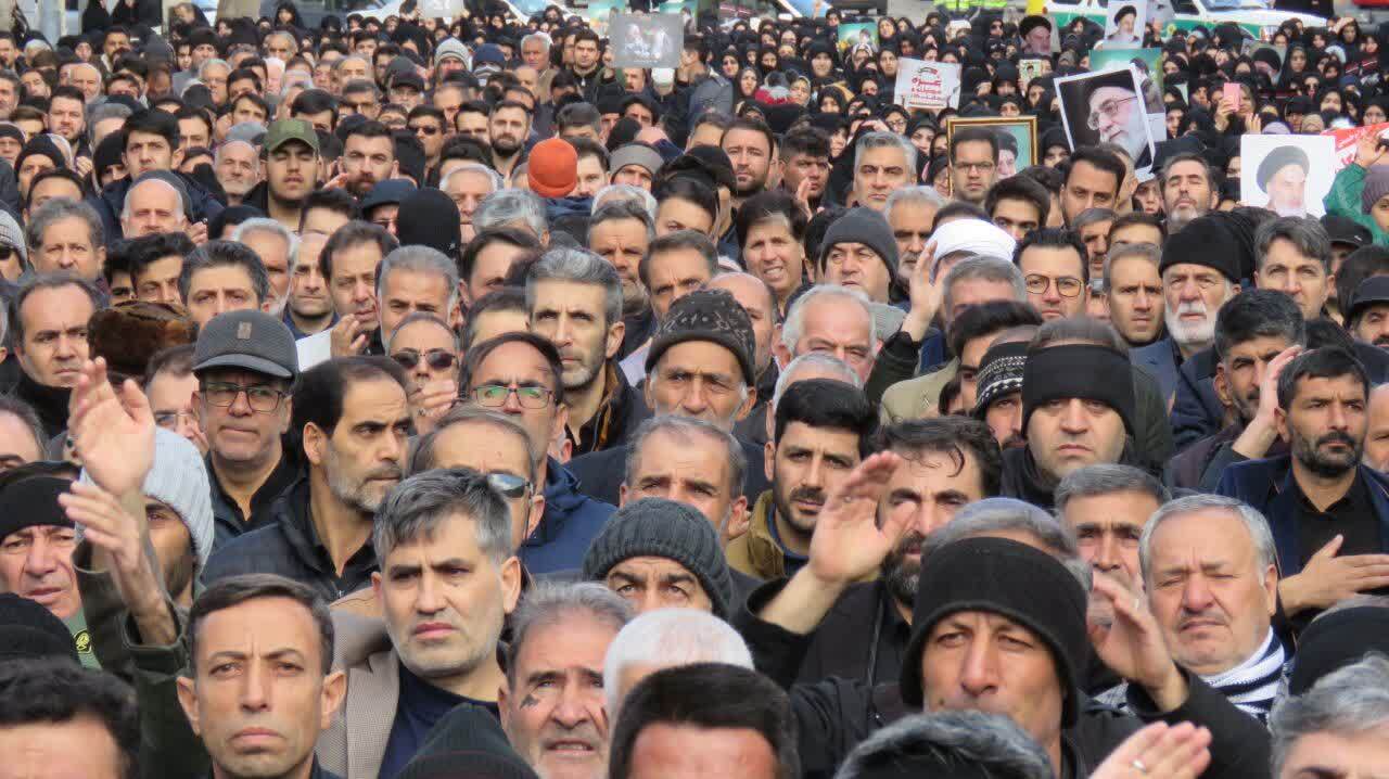 خروش مردم عزادار هریس برای شهادت رهبر انقلاب + فیلم و عکس
