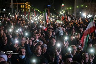 اجتماع شبانه مردم تهران در سوگ شهادت امام خامنه ای (ره)