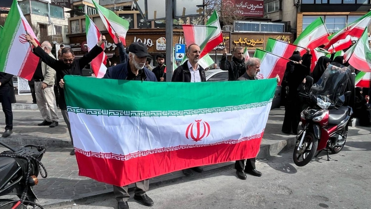 برپایی استیج فرهنگی و تجمع مردمی در پی شهادت رهبر معظم انقلاب اسلامی ایران