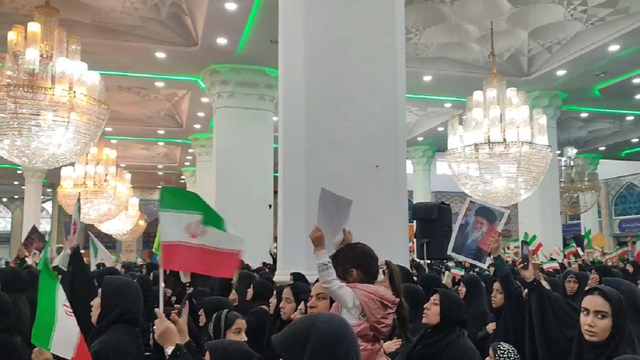 تجمع بانوان زینبی قم در خونخواهی نایب المهدی+فیلم