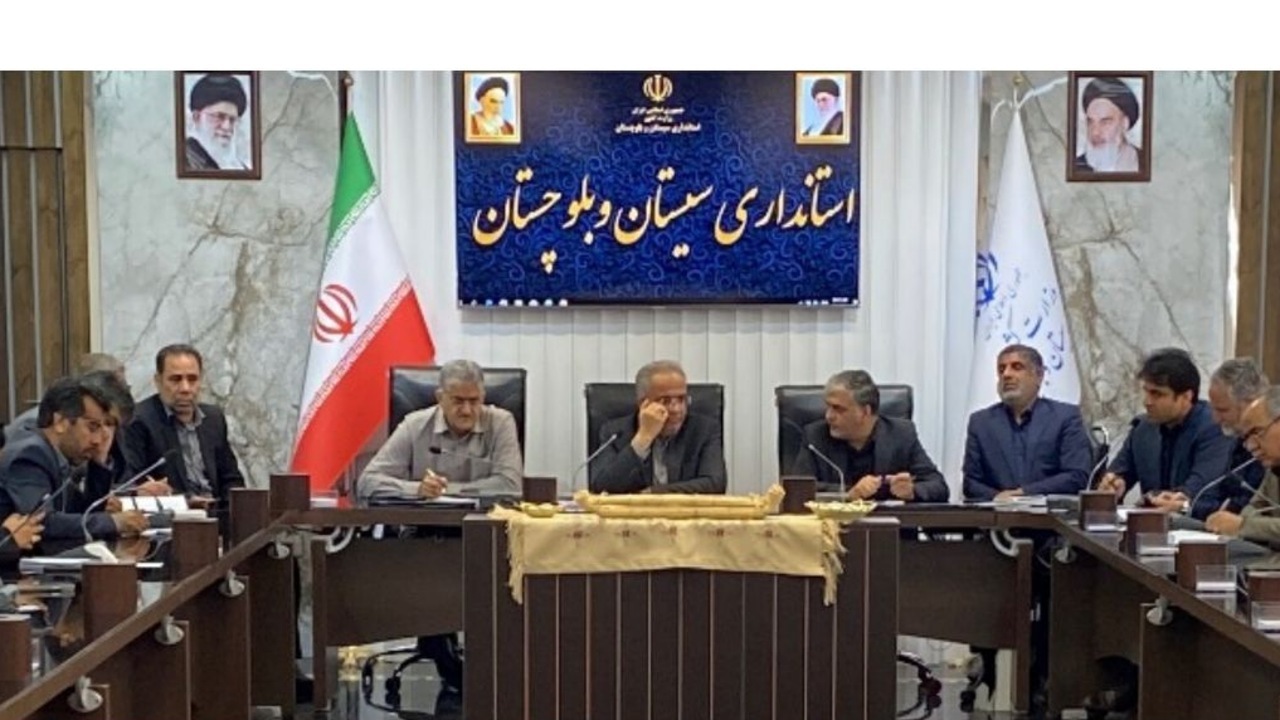 خدمات‌رسانی به مردم بی وقفه در جریان است/ضرورت حضور میدانی و مسئولانه مدیران و فرمانداران در بین مردم