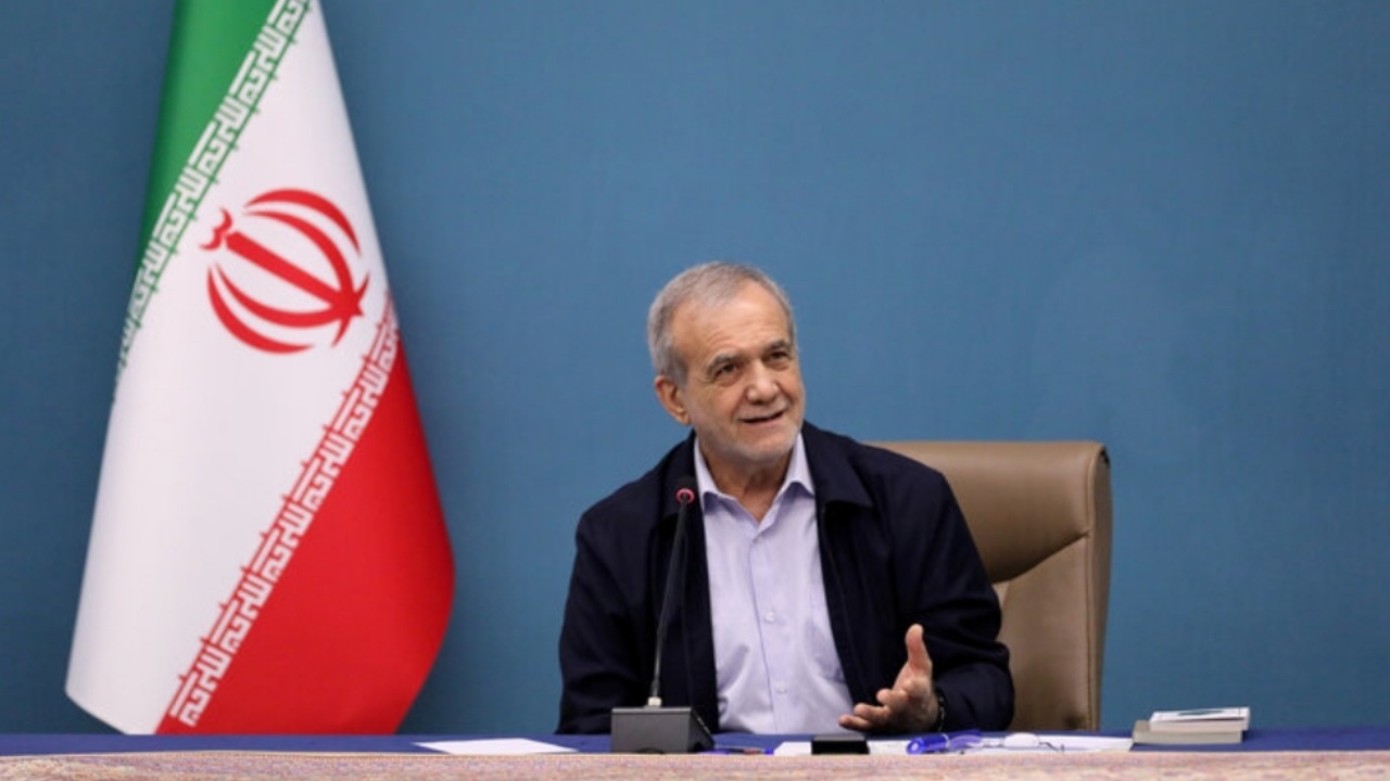 پزشکیان از ستاد انتخابات کشور بازدید کرد
