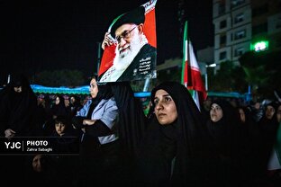 اجتماع شبانه مردم تهرانسر در سوگ شهادت امام خامنه ای (ره)