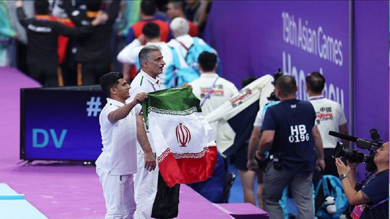 ملی‌پوش ژیمناستیک: راه رهبر شهید را ادامه می‌دهیم