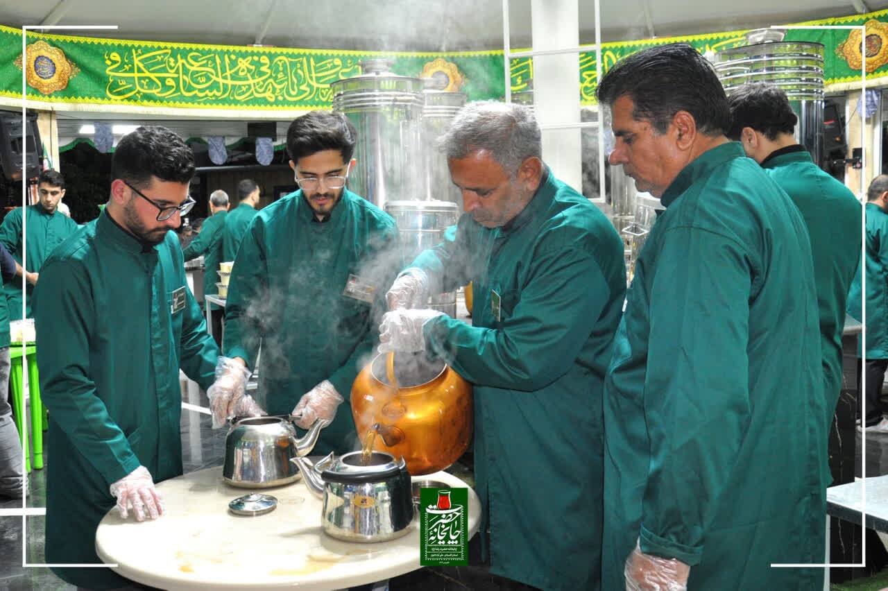 برپایی چایخانه امام رضا(ع) در علی آباد کتول به مناسبت شهادت رهبر انقلاب