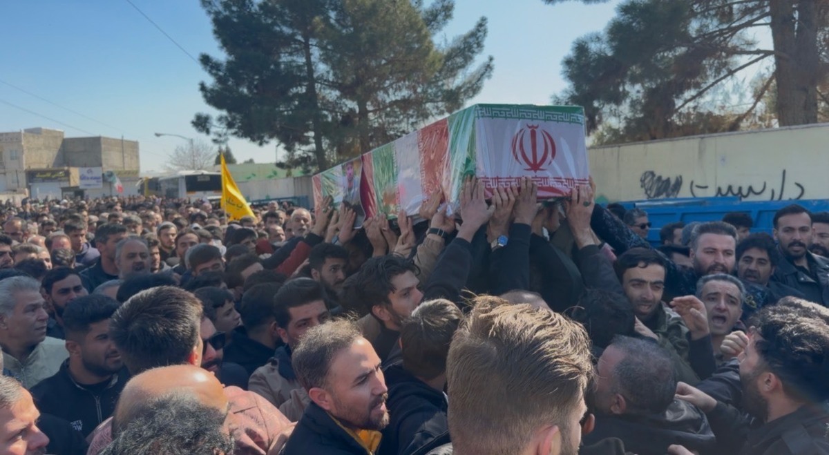 باشگاه خبرنگاران -تشییع پیکر قهرمانی کشتی در نظرآباد 