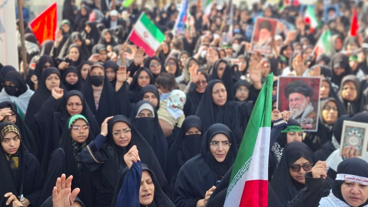 اجتماع باشکوه بانوان زینبی در زاهدان +فیلم و تصاویر