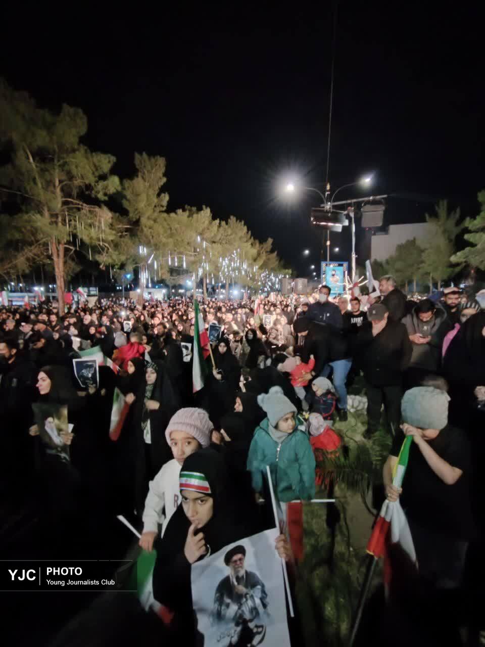 تجمع سوگواران سمنانی در بلوار ۱۷ شهریور