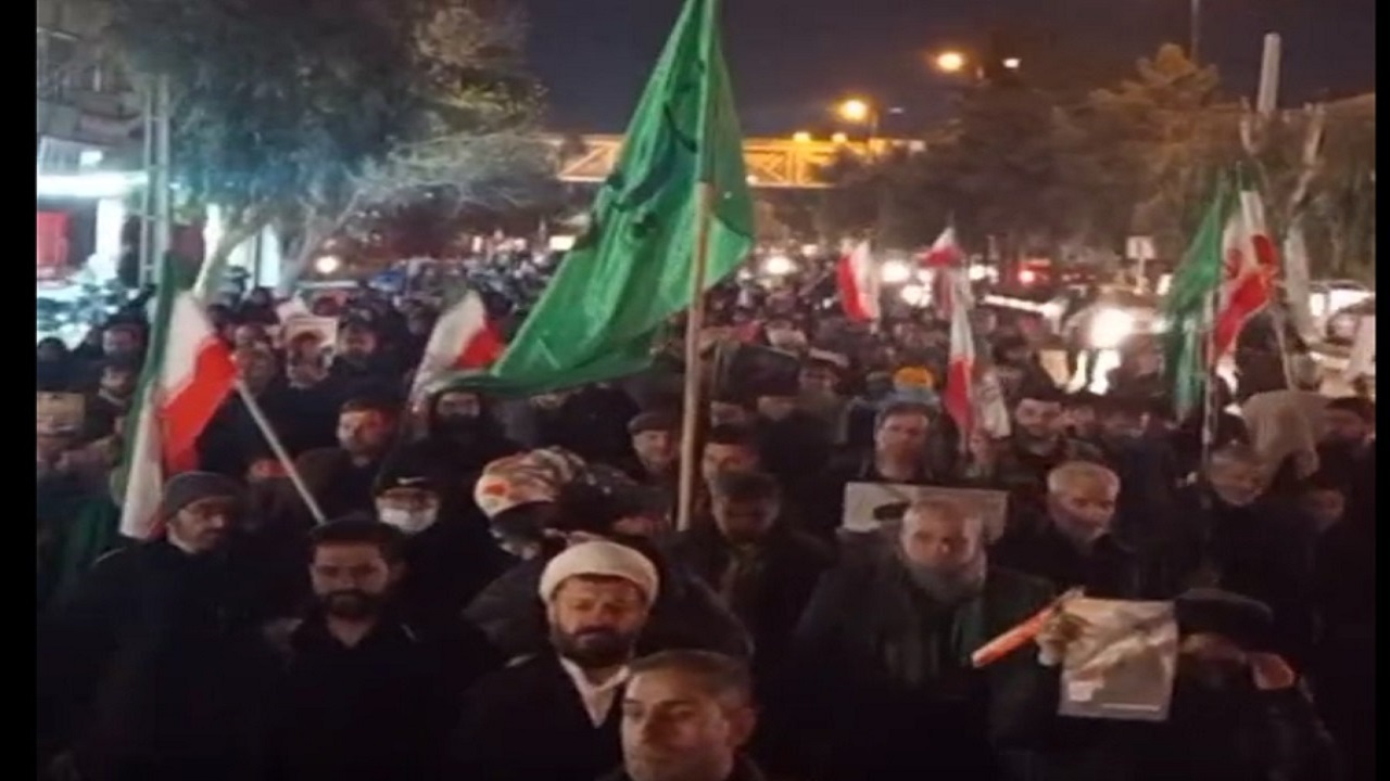 ادامه موج خونخواهی رهبر شهید در گوشه گوشه شهر قم+فیلم