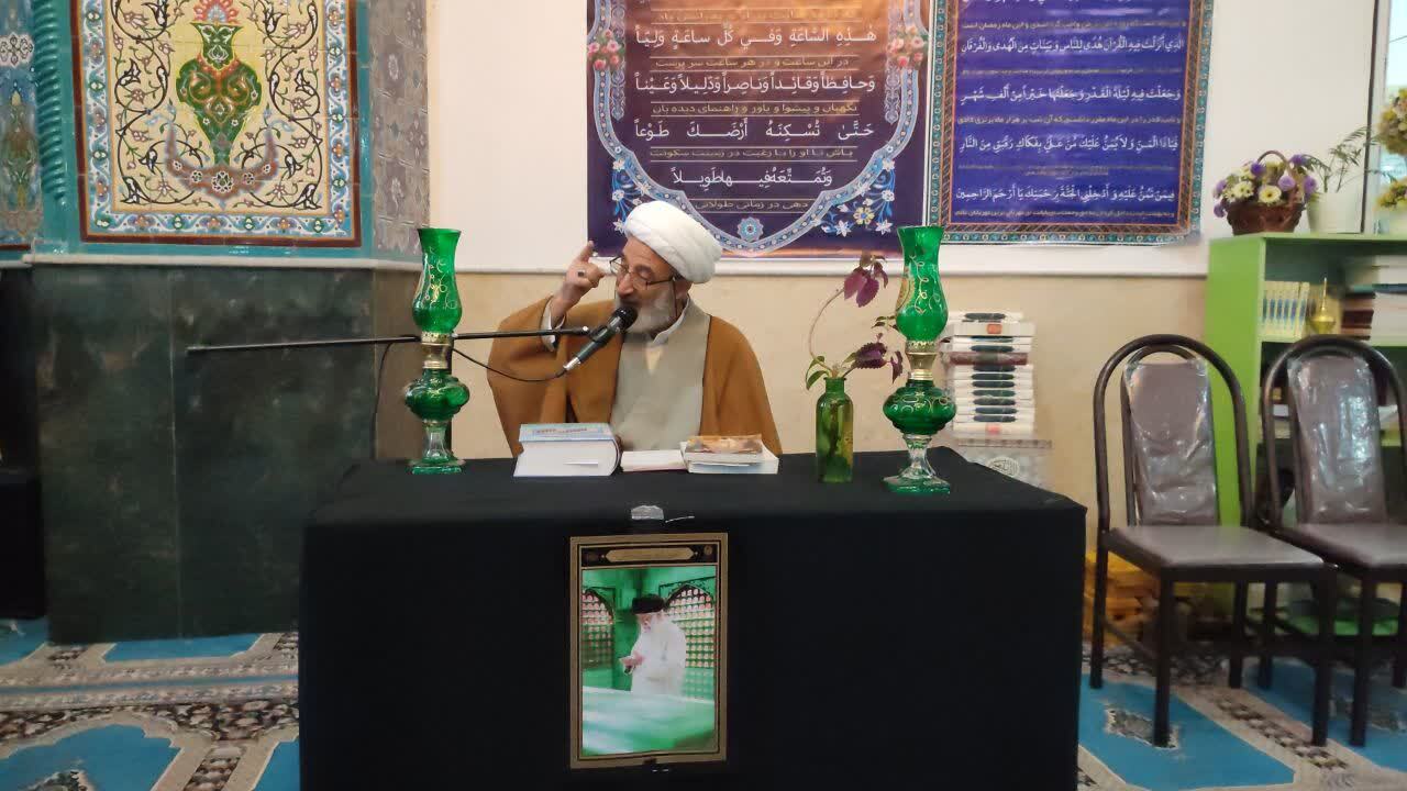 مراسم گرامیداشت یاد و خاطره رهبر معظم انقلاب اسلامی، در صالح آباد + عکس
