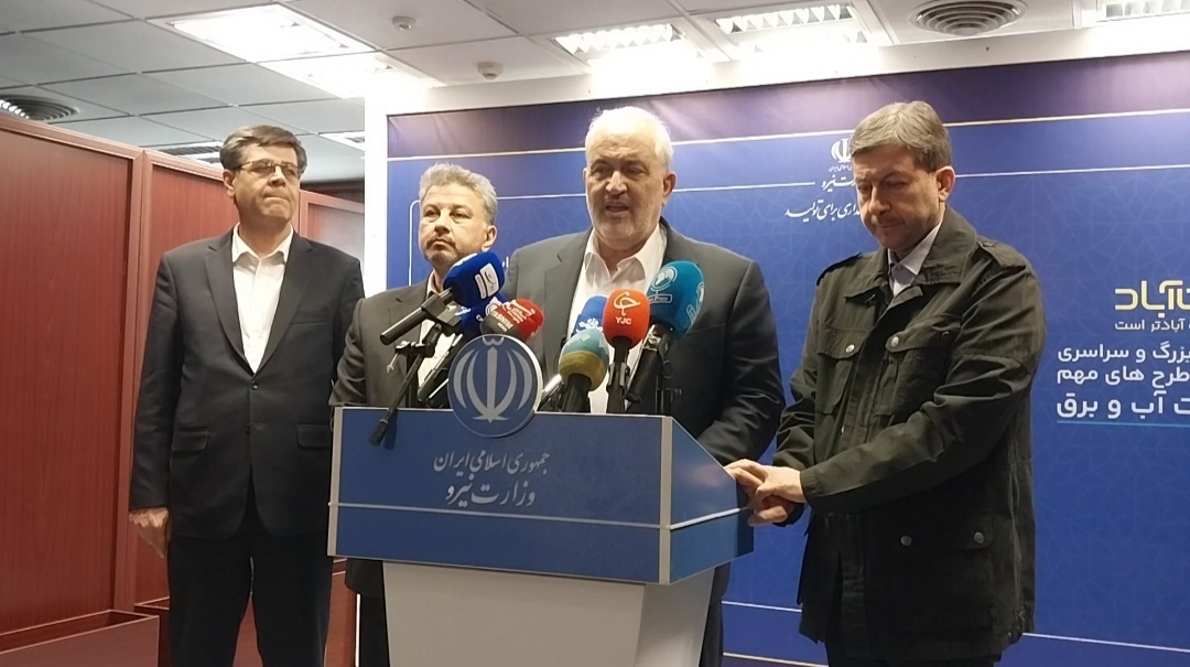 بازسازی فوری نقاط آسیب دیده تاسیسات آب و برق در کشور