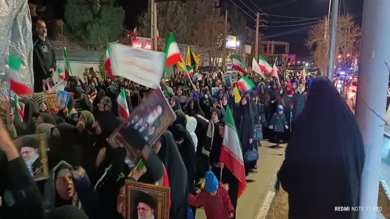 عزاداری مردم شهر محمدیه در سوگ شهادت رهبر انقلاب + عکس