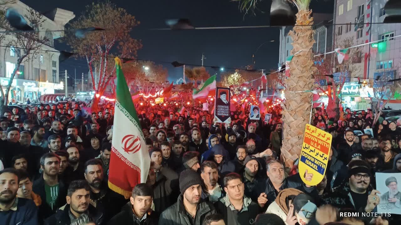 اجتماع خودجوش بهارستانی‌ها در سوگ رهبر شهید + فیلم