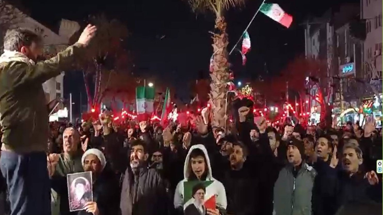 برگزاری ششمین شب مراسم سوگواری شهادت رهبر انقلاب در نسیم شهر + فیلم