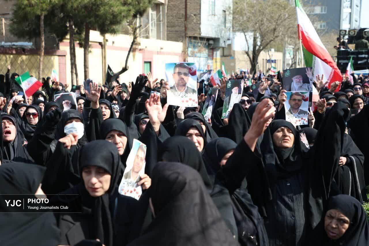 تشییع پیکر شهدای جنگ رمضانی در سمنان