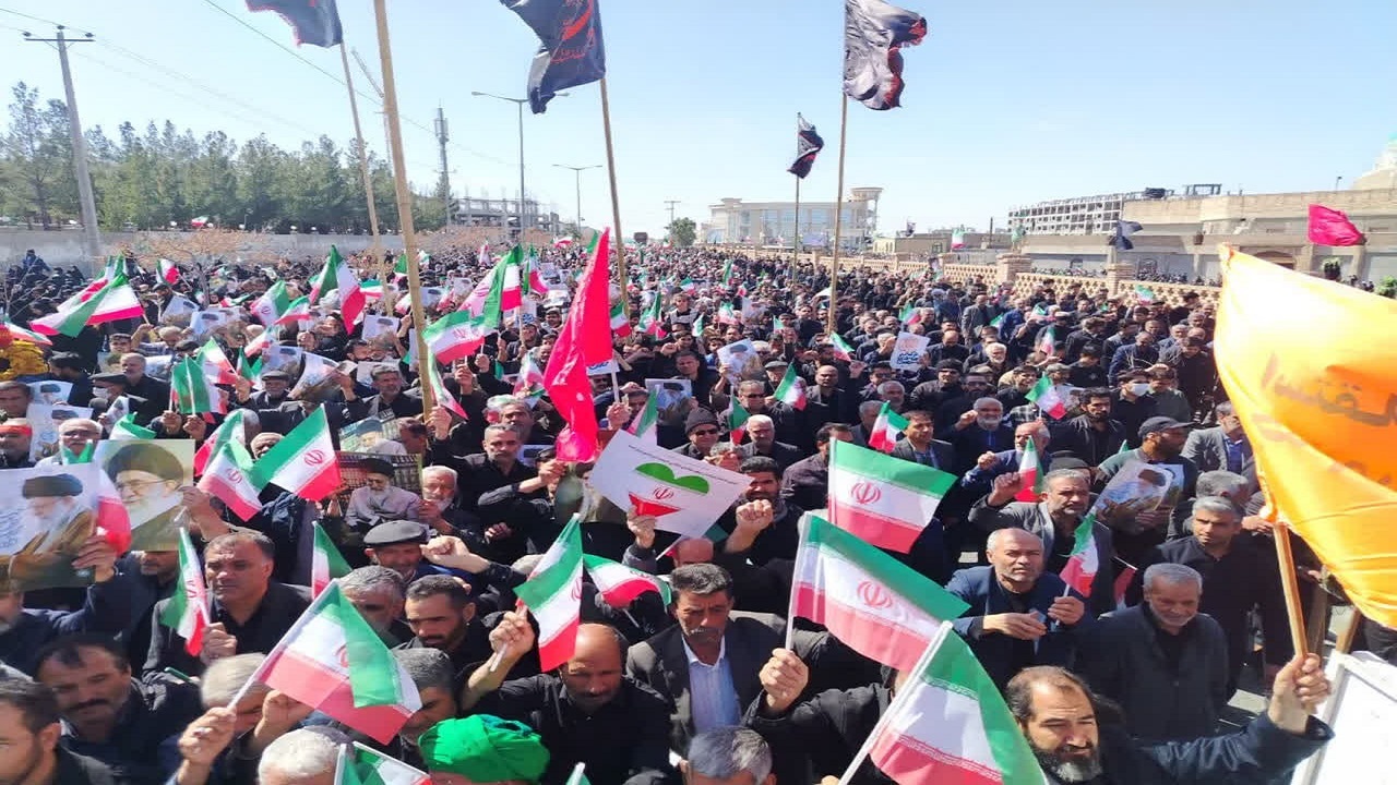 راهپیمایی نمازگزاران جمعه در محکومیت جنایات آمریکا و اسرائیل + تصاویر