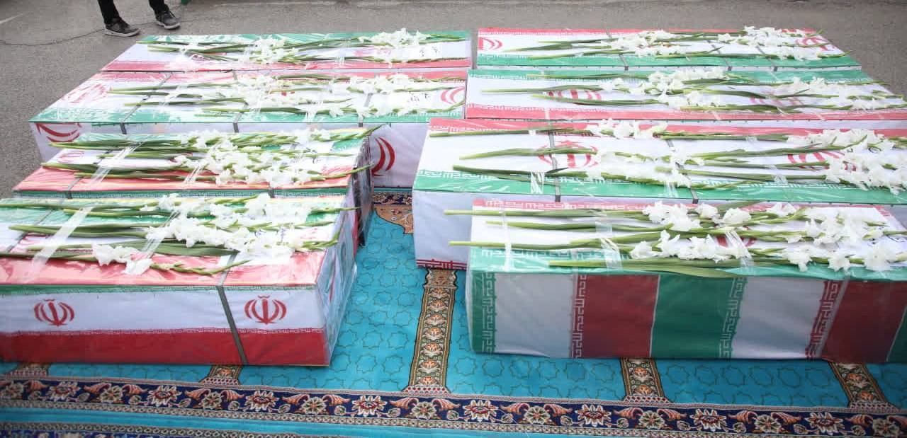 تشییع پیکر ۸ شهید بعد از اقامه نماز جمعه در ارومیه + تصاویر