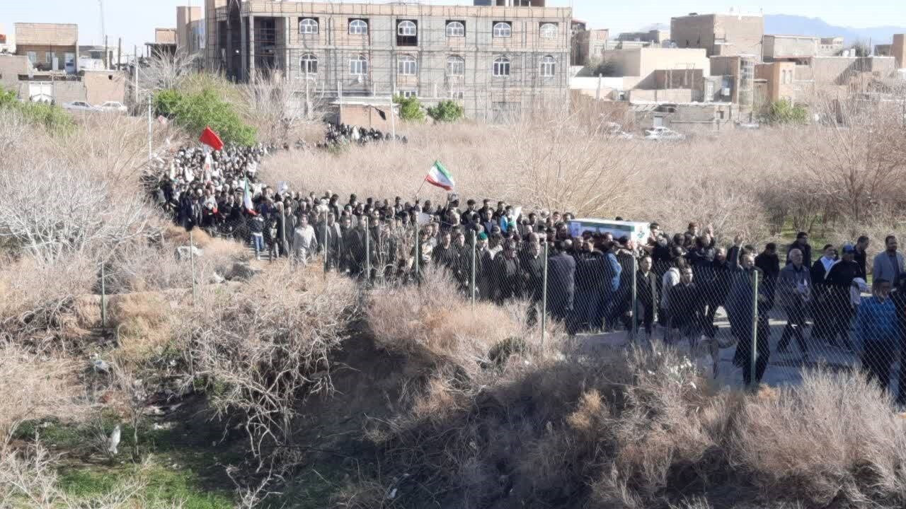 صرم، شهید دهه هفتادی‌‌اش را در آغوش گرفت