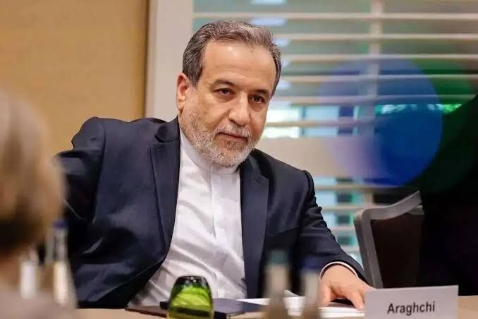 عراقچی: پاسخ به هدف قرار دادن غیرنظامیان، متوجه پایگاه‌ها و تاسیسات آمریکا خواهد بود
