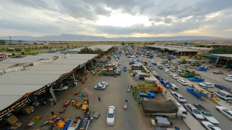 تداوم تأمین میوه و تره‌بار در شیراز/ فعالیت میادین در شرایط جنگی بدون وقفه ادامه دارد