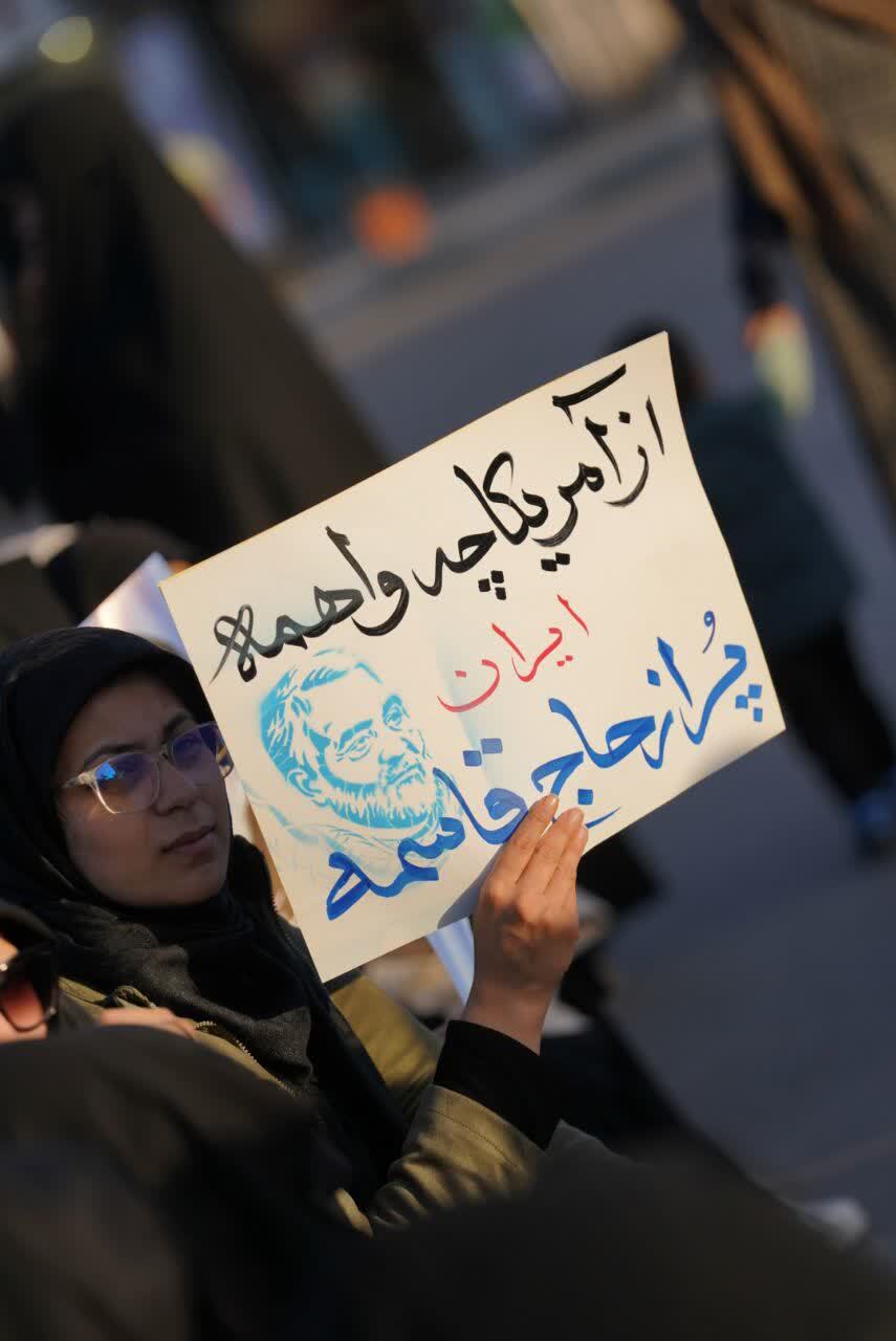 میدان آزادی، محراب عاشقان بیقرار + تصاویر میدان آزادی، محراب عاشقان بیقرار + تصاویر