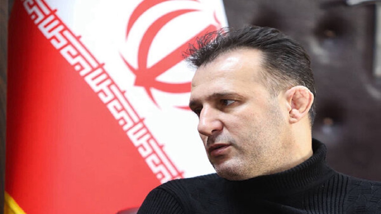 آرش میر اسماعیلی: یکبار می‌میریم بهتر که پای پرچم ایران باشد