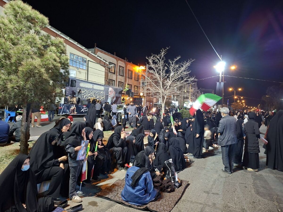 ندای مرگ بر اسرائیل و مرگ بر آمریکا  مردم زاهدان در مراسم احیای اولین شب قدر +فیلم و تصویر