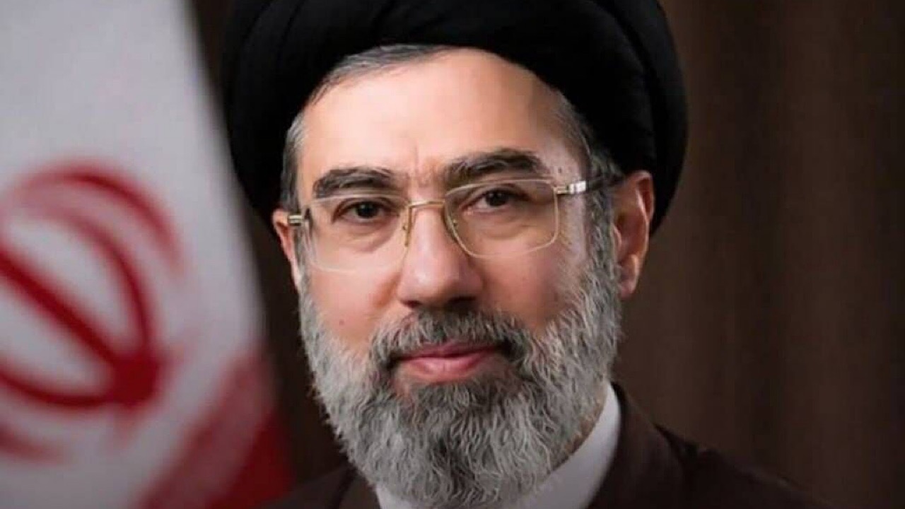 دانشگاه آزاد تبعیت از آیت‌الله مجتبی خامنه‌ای را وظیفه واجب خود می‌داند