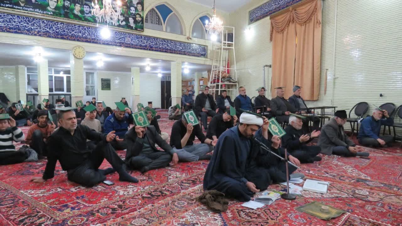 مراسم احیای اولین شب از لیالی قدر در هریس + عکس