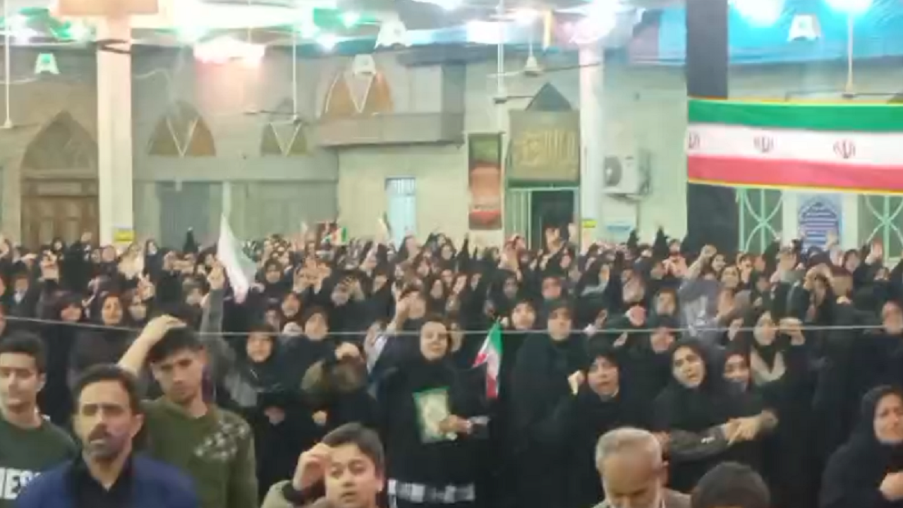 لحظه اعلام رهبری آیت‌الله سید مجتبی خامنه‌ای در مصلای کردکوی