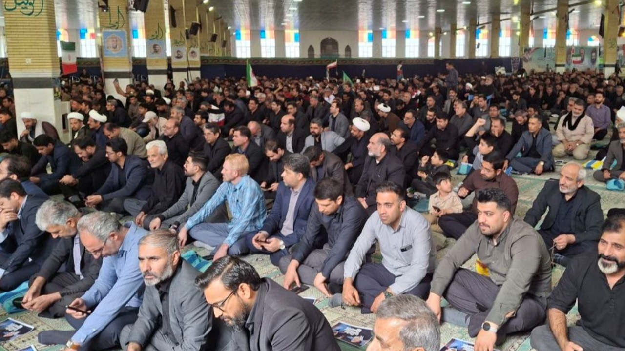اجتماع مردم زاهدان برای بیعت با رهبر انقلاب اسلامی +فلیم و تصاویر