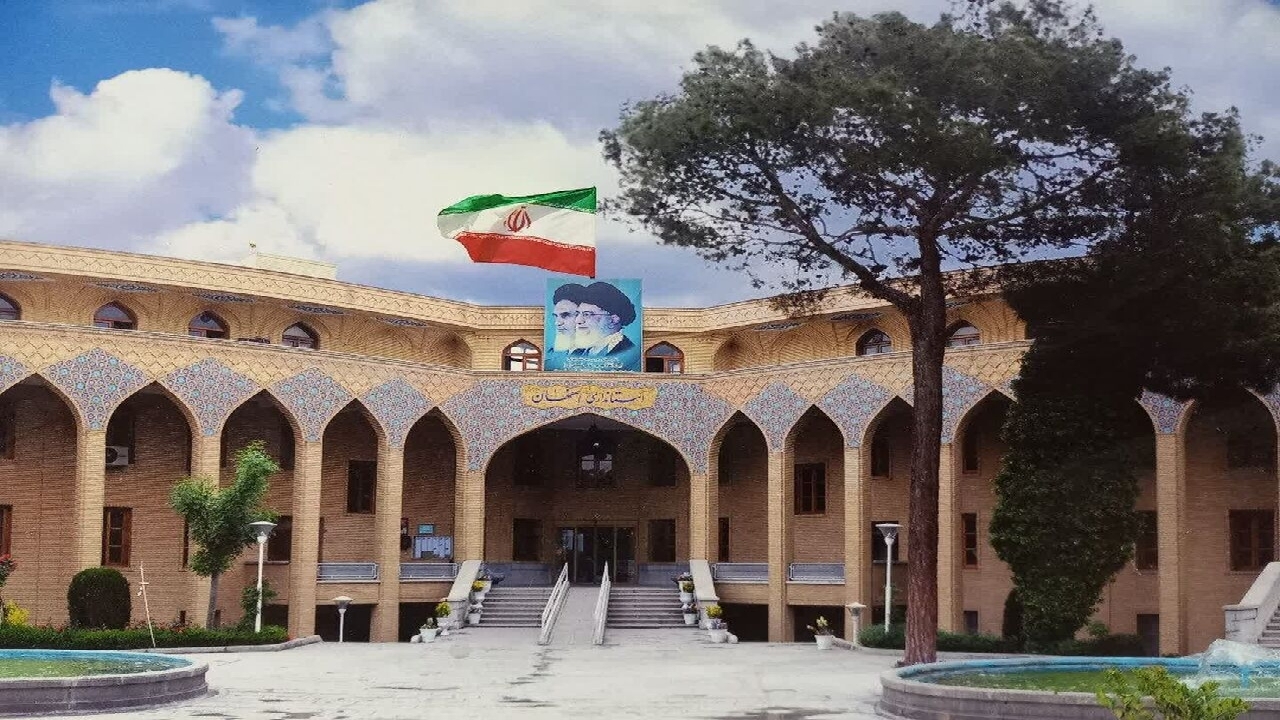 تماس تلفنی وزیر کشور با استاندار اصفهان در پی حمله هوایی به استانداری