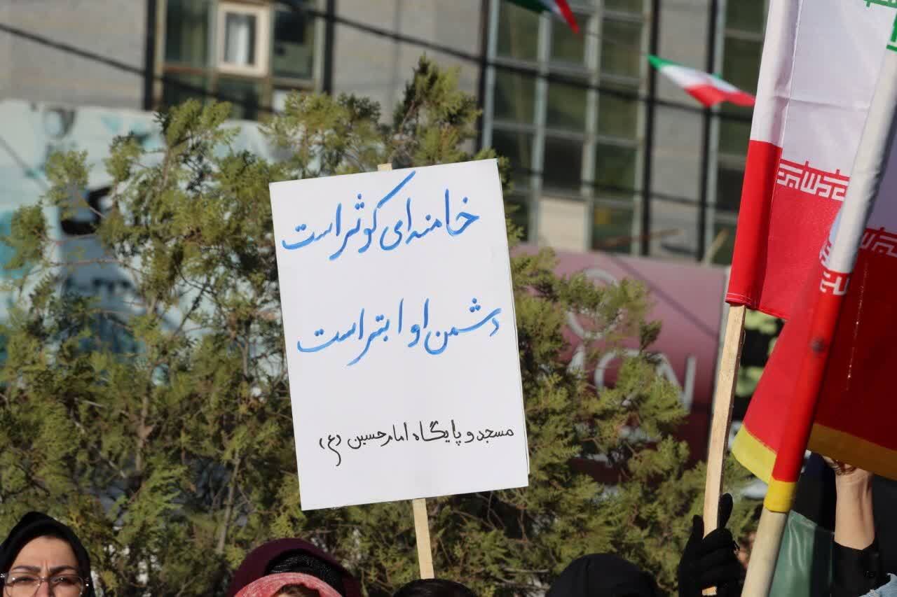 ماهدشتیها بارهبر سوم انقلاب اسلامی بیعت کردند ماهدشتیها بارهبر سوم انقلاب اسلامی بیعت کردند + عکس