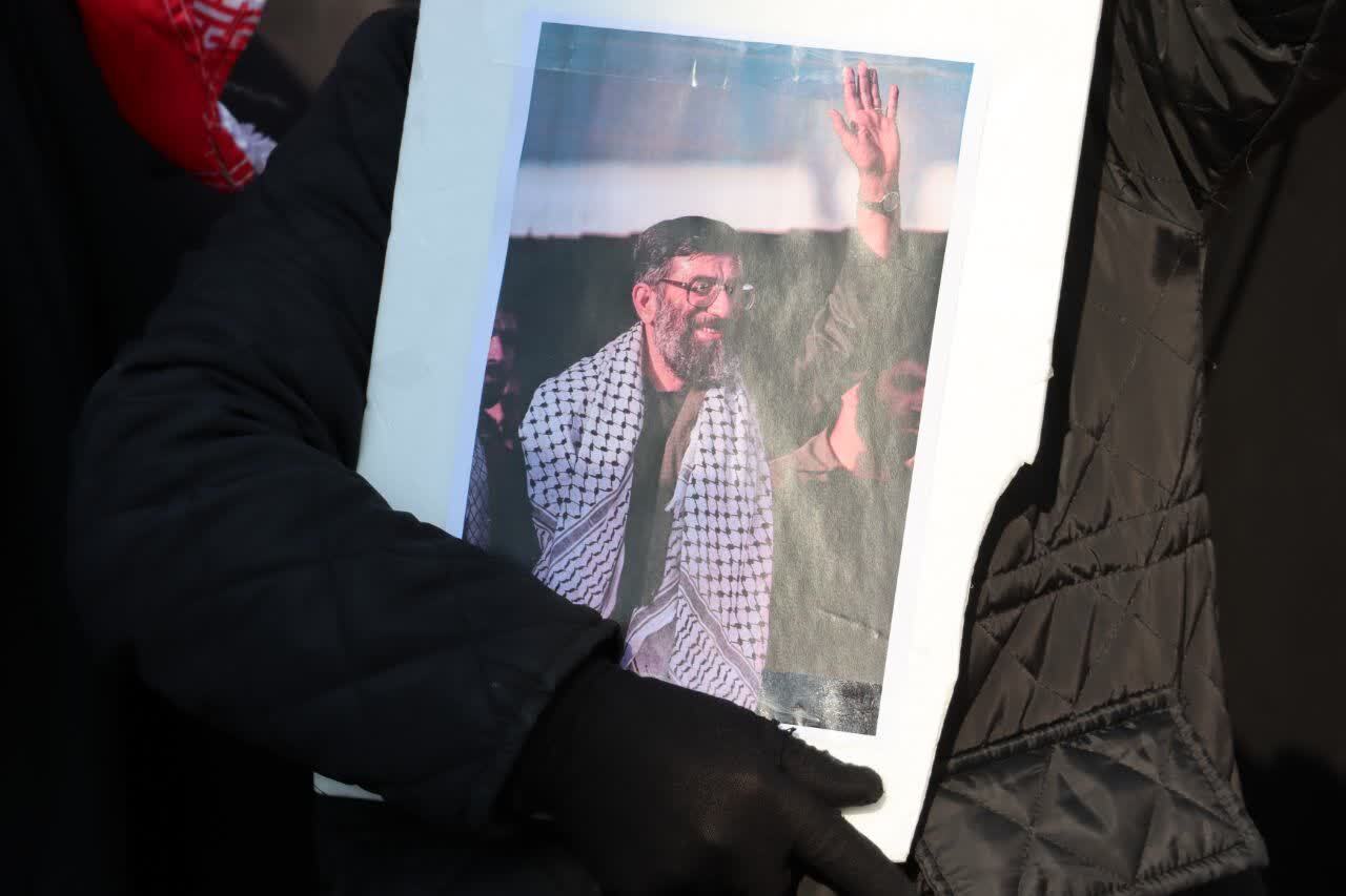 ماهدشتیها بارهبر سوم انقلاب اسلامی بیعت کردند ماهدشتیها بارهبر سوم انقلاب اسلامی بیعت کردند