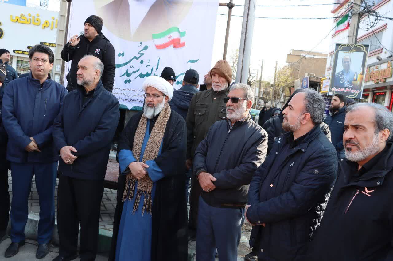 ماهدشتیها بارهبر سوم انقلاب اسلامی بیعت کردند ماهدشتیها بارهبر سوم انقلاب اسلامی بیعت کردند