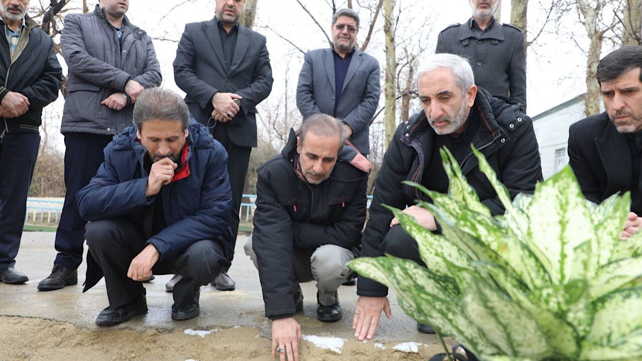 دیدار معاون صدا با خانواده شهید صدرا ردایی