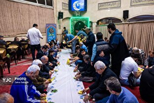 حال و هوای اولین افطاری ماه رمضان ۱۴۰۴ در مسجدالرضا