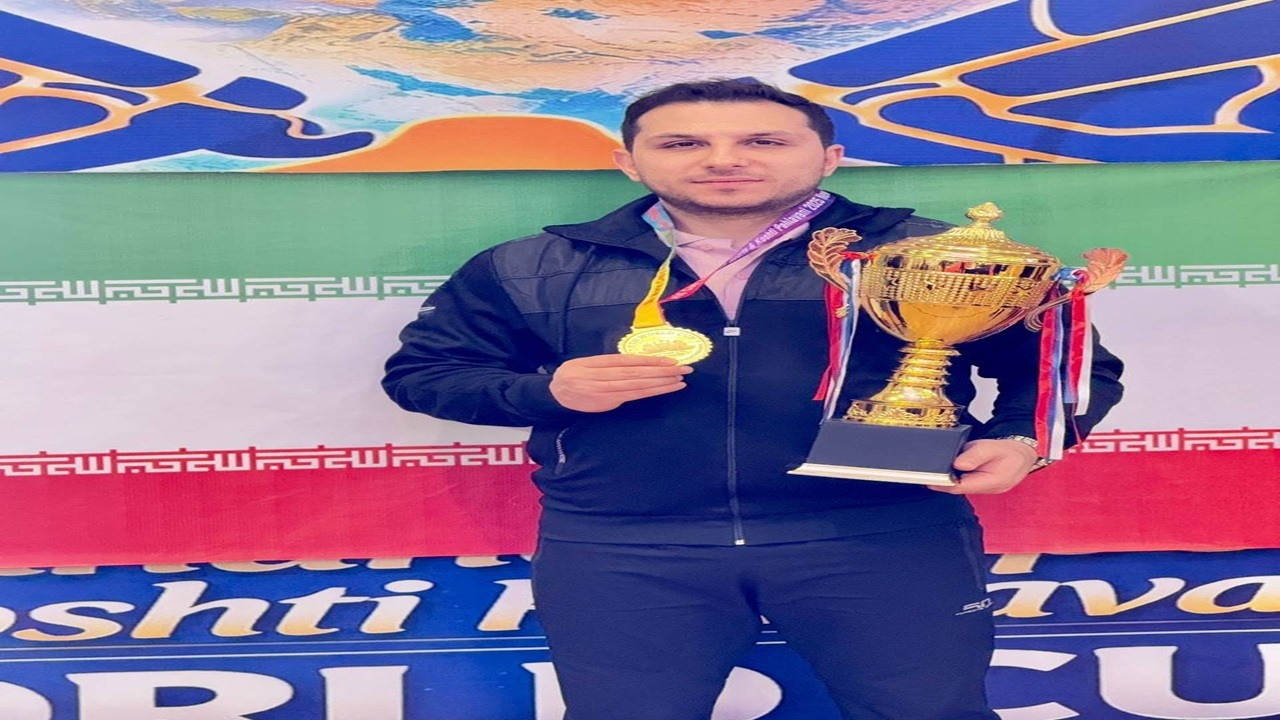 سرمربی تیم ملی زورخانه‌ای: یک وجب از خاک عزیزمان را به بیگانه نخواهیم داد