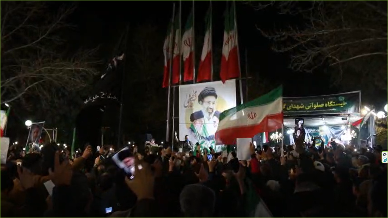 گزارش تصویری از تجدید بیعت کاشمری‌ها با سومین رهبر انقلاب