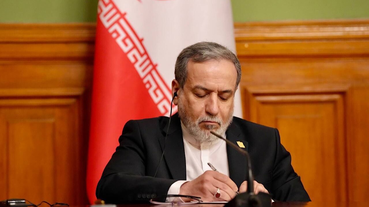 عراقچی: سکوت یونسکو در قبال حمله به آثار تاریخی ایران غیرقابل قبول است
