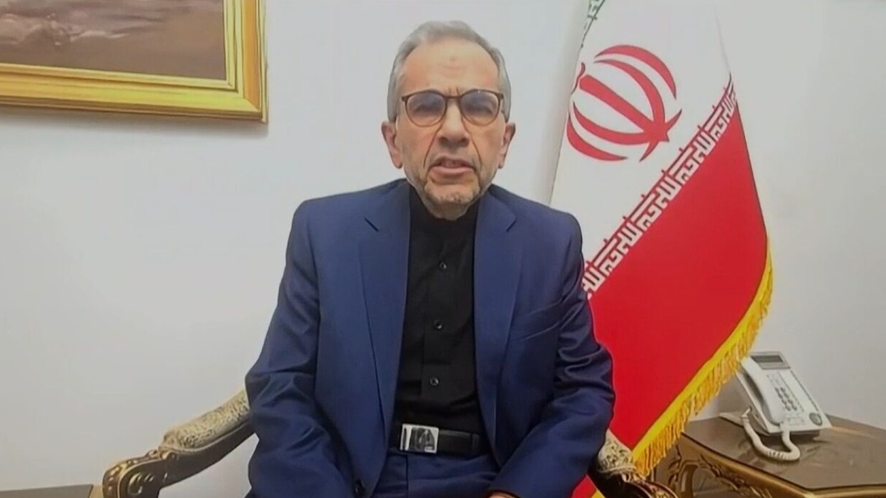 تخت‌روانچی: ایران به کشتی‌ برخی کشورها اجازه عبور از تنگه هرمز را داده است