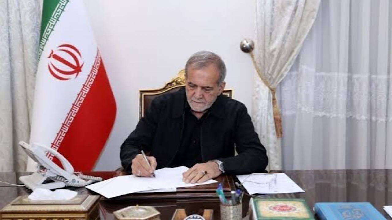 مسعود پزشکیان درگذشت معاون نخست وزیر عمان را تسلیت گفت
