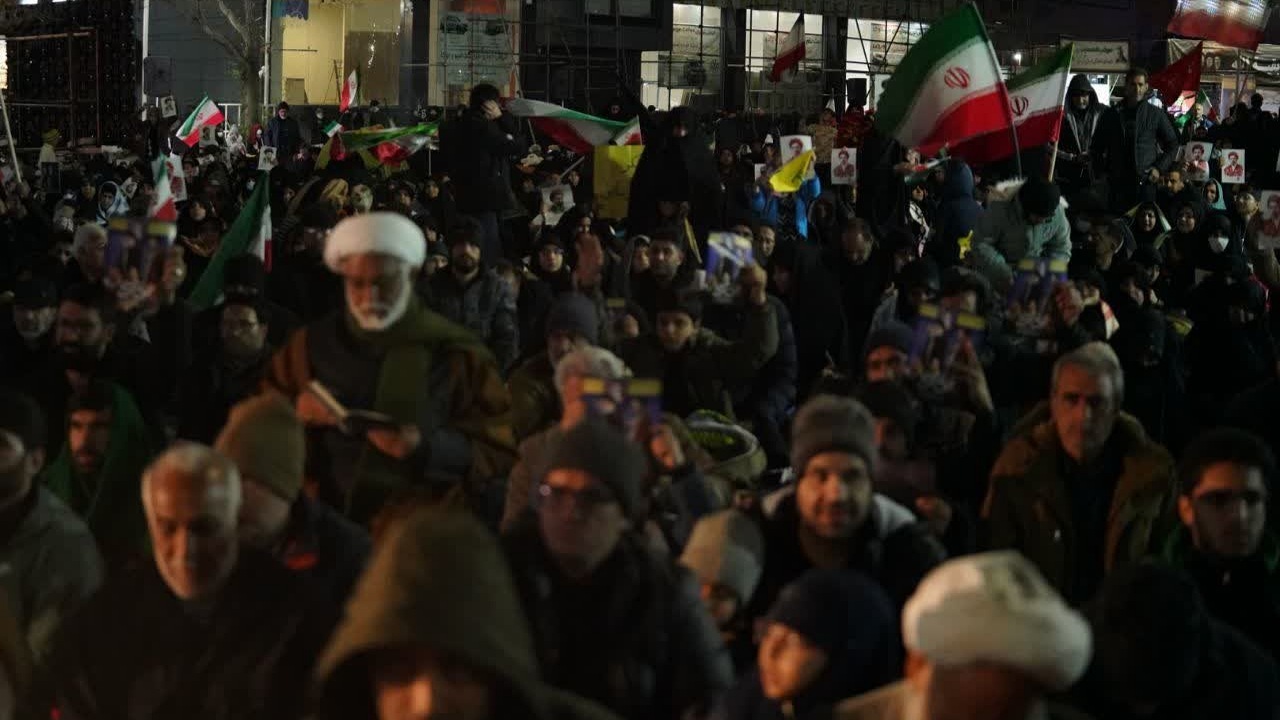 کرمان؛ قلب تپنده ایران در شب قدر + فیلم و عکس