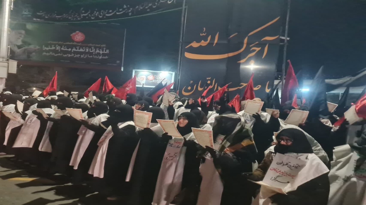 برگزاری مراسم سومین شب از لیالی قدر در مشهد + عکس