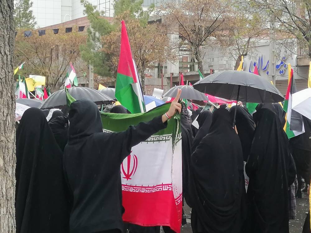 کرمانی ها زیر باران اسرائیل را تهدید کردند+فیلم وعکس