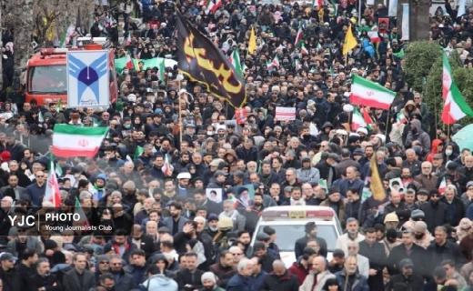 به یاد دختران میناب ؛  حضور دانش آموزان گیلانی با لباس مدرسه