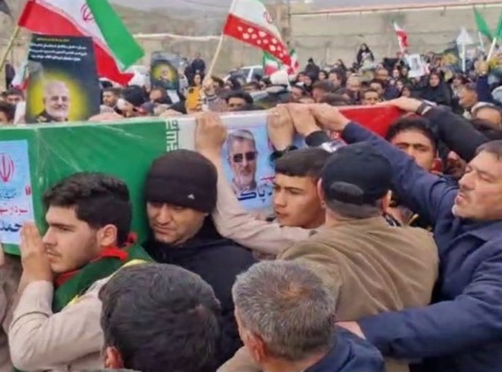 سردار در زادگاهش آرام گرفت؛ مردم امروز شهید پاکپور را در آغوش گرفتند+ تصاویر