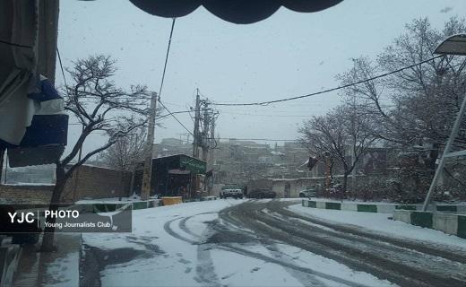 رخت سپید زمستان بر تن روستاهای قم