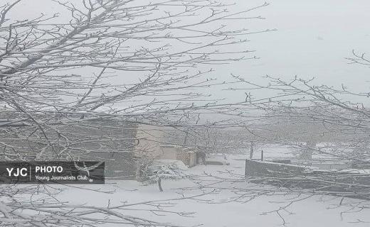 رخت سپید زمستان بر تن روستاهای قم