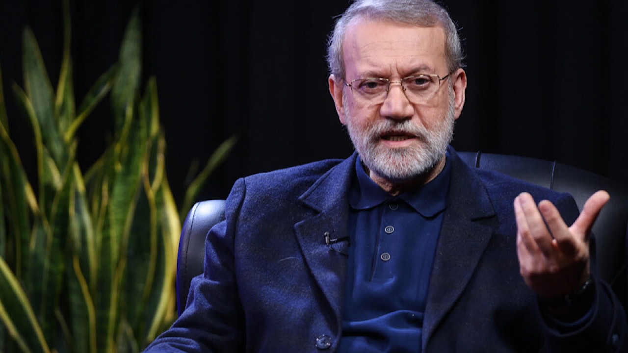علی لاریجانی: آقای هگست! رهبران ما در بین مردم هستند اما رهبران شما در جزیره اپستین!